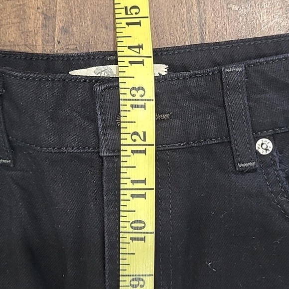 We The Free Jeans Women's sz 31 Black High Rise Loose Leg Distressed Denim Jean - Picture 9 of 10